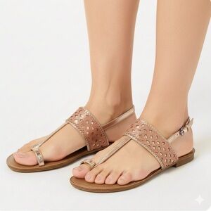 BCBGeneration Bennett Sandals Flat Toe Post Tan Rose Gold Slingback 8